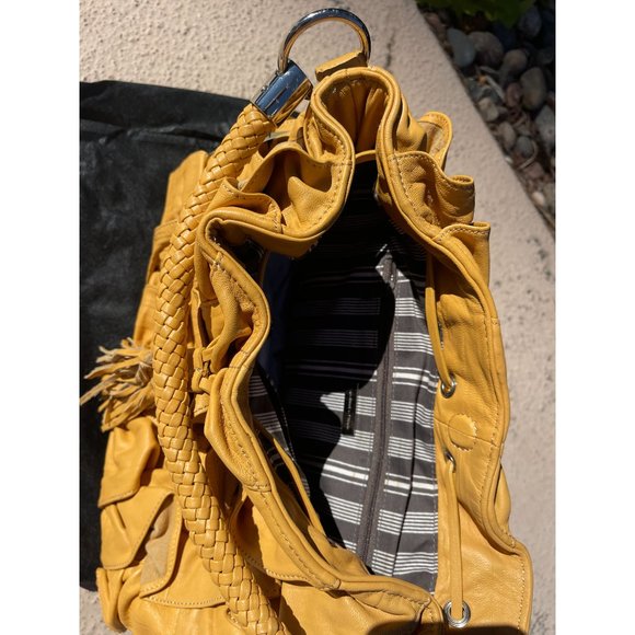 NWT Adrienne Vittadini Twisted Leather Carrying Strap Yellow Leather Handbag - Picture 3 of 4